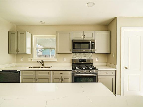 5th image of 3805 Red Cedar Ln