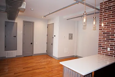 18 Stanhope Street, #4H