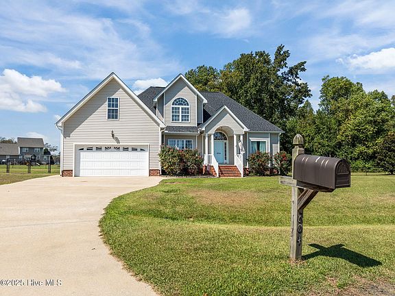 3rd image of 804 Glen Abbey Drive
