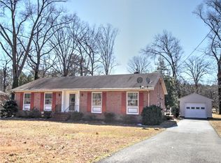 12368 Lees Ln, Ashland, VA 23005