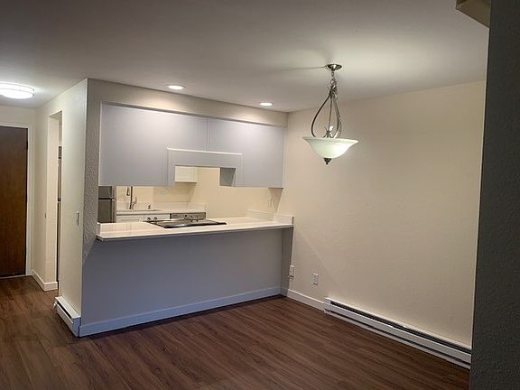 4th image of 2 Marigold Dr Unit 8