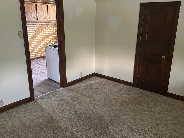4354 S Packard Ave — Photo 9