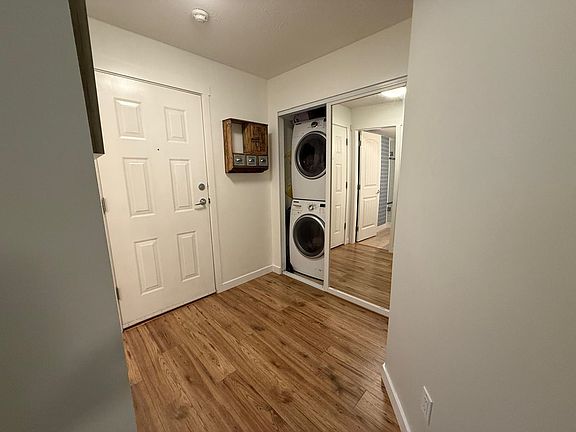 5th image of 3008 Willow St #102