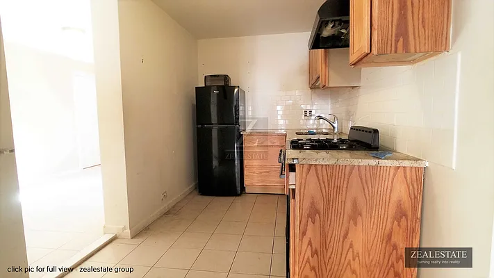 Rented by ZealEstate Group Inc | media 3