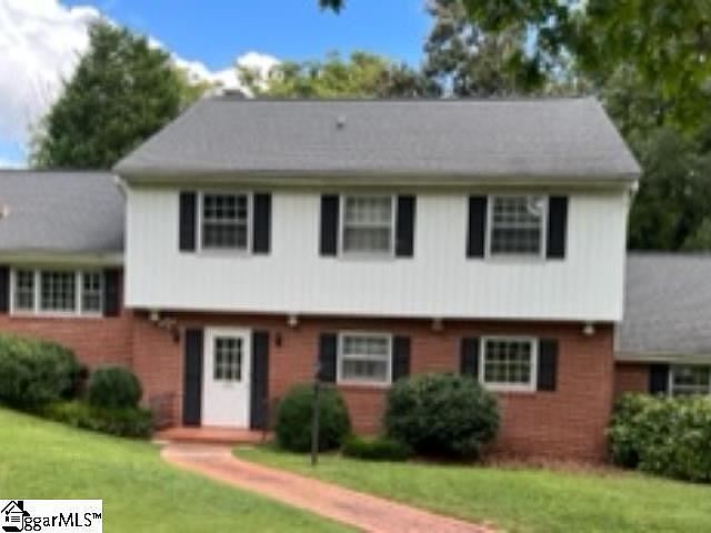 2nd image of 305 Arundel Rd