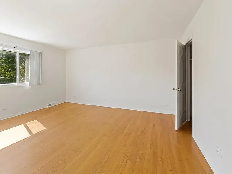 112 Surrey Dr — Photo 13