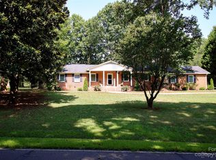 445 Rainbow Cir, Clover, SC 29710