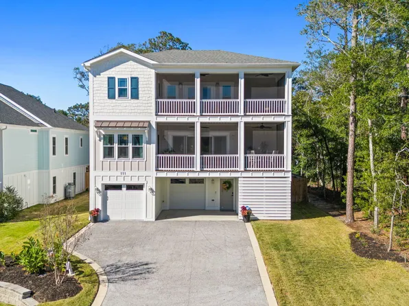 111 SW 22nd Street, Oak Island, NC 28465