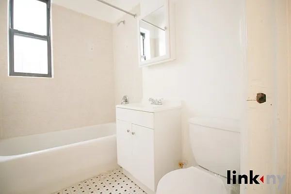 Rented by Link NY Realty | media 17