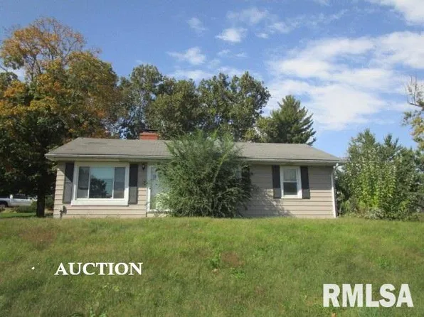 15231 N Vonachen Dr, Chillicothe, IL 61523