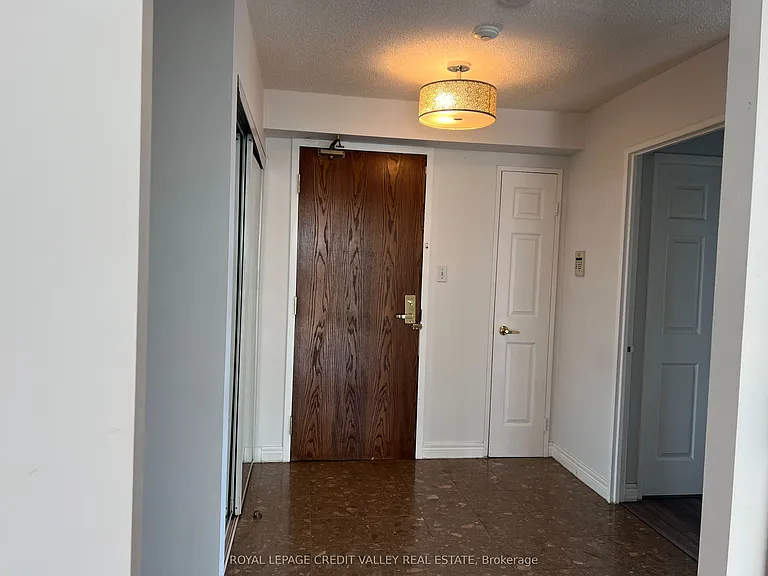 156 Enfield Pl #2205 — Photo 3