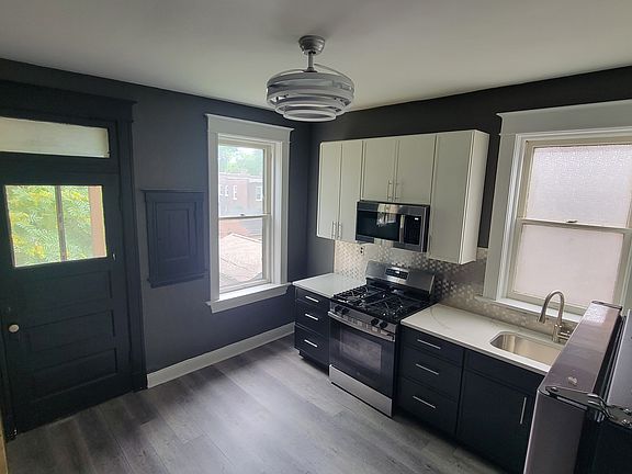 3rd image of 4173 Botanical Ave
