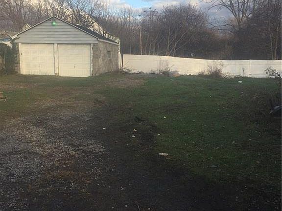 2nd image of 23 Schiller St