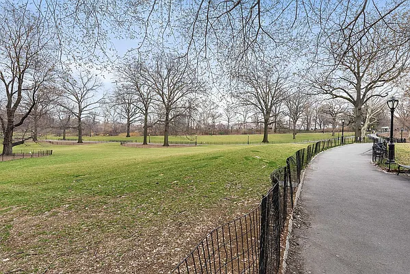 Rented by Compass | media 22