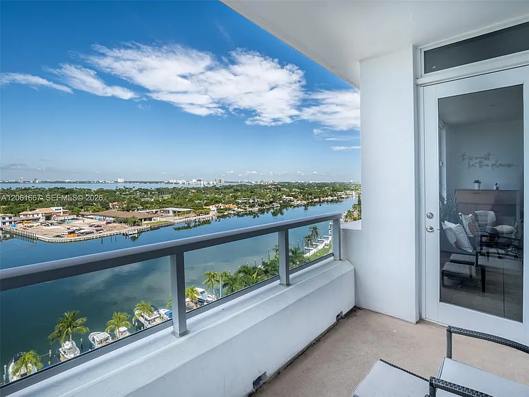 5005 Collins Ave #1506 — Photo 14