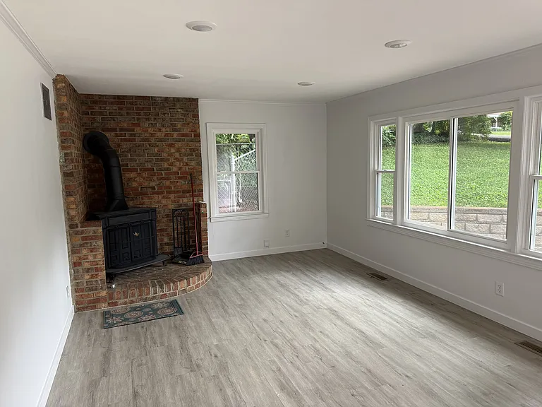 705 White Oak Dr — Photo 6