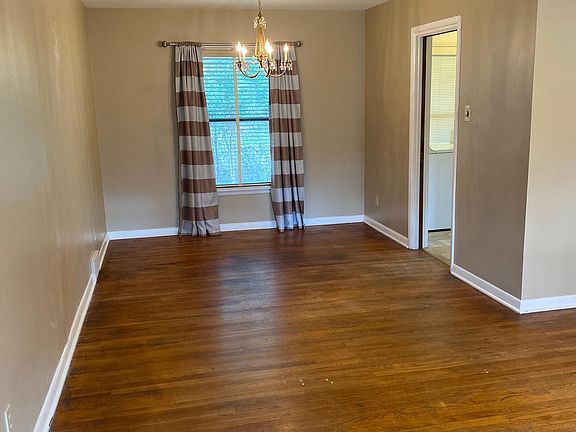 3rd image of 3400 Medina Ave