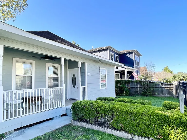 301 Tabor St — Photo 2