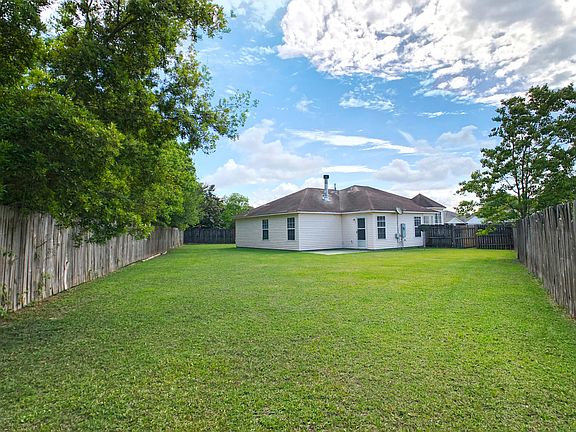 4th image of 14210 Sweetgum Ct
