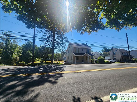 3rd image of 4587 W Mountain View Dr