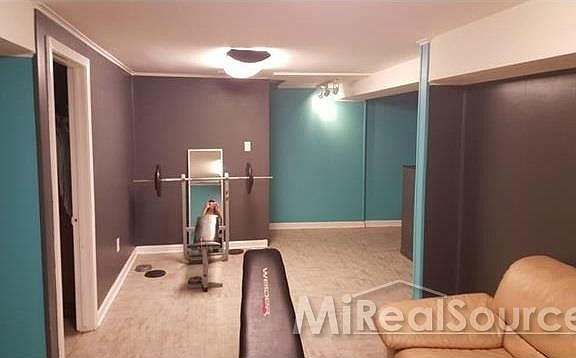 3rd image of 8619 Winchester Dr