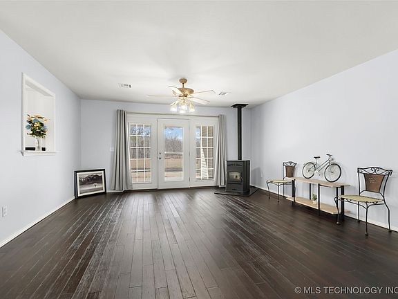 5th image of 21840 Summerset Ct