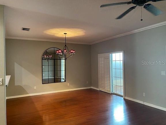 5th image of 920 Woodbridge Ct