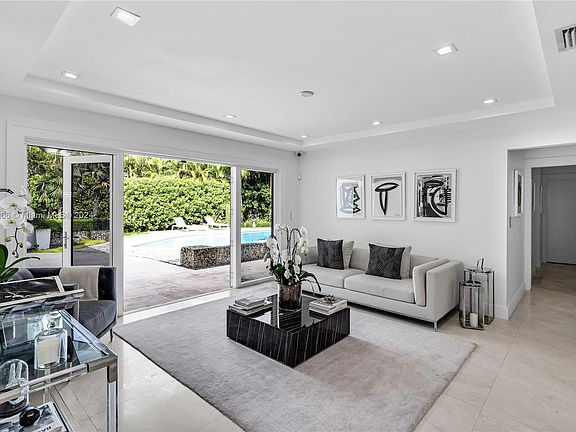 5th image of 3591 N Prospect Dr
