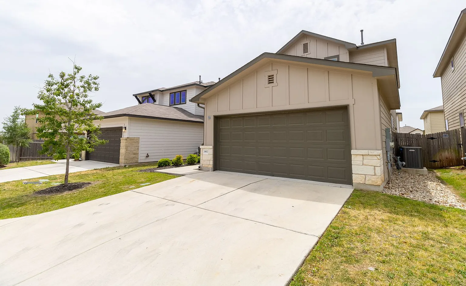 Charming Oasis in Wells Branch: Spacious 3-Bed Home with Stylish Upgrades! — Photo 3