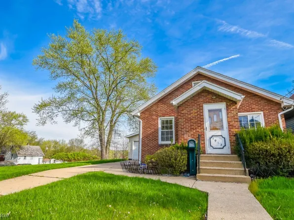 1915 4th St NE, Canton, OH 44704