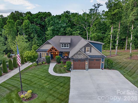 3rd image of 116 Maplewood Ct