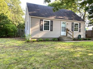 38 School St, North Kingstown, RI 02852
