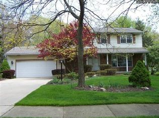 8005 W Ridge Dr, Broadview Heights, OH 44147