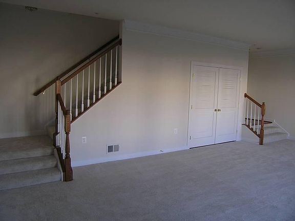 4th image of 13616 Venturi Ln #168