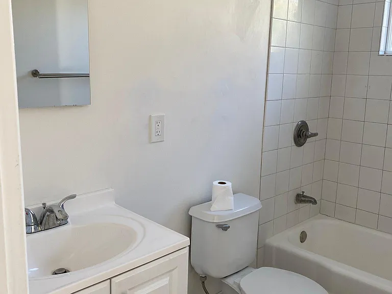 1880 46th Ave #6 — Photo 3
