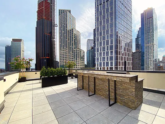 Sold by Compass | media 21