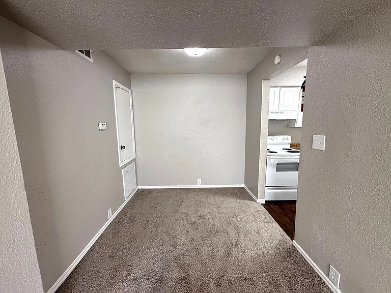Rockridge Springs Apartments — Photo 8