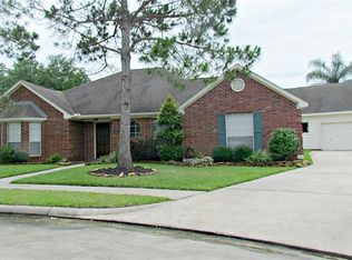 1402 Briar Ct, Pearland, TX 77581