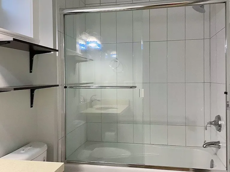 5335 Irving St #ENSUITE — Photo 5