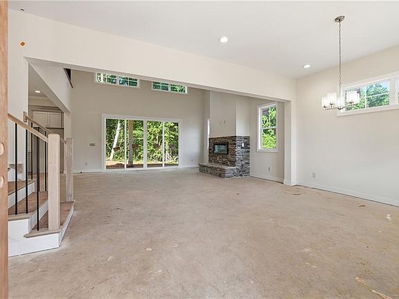 5th image of 109 Grove Park Dr