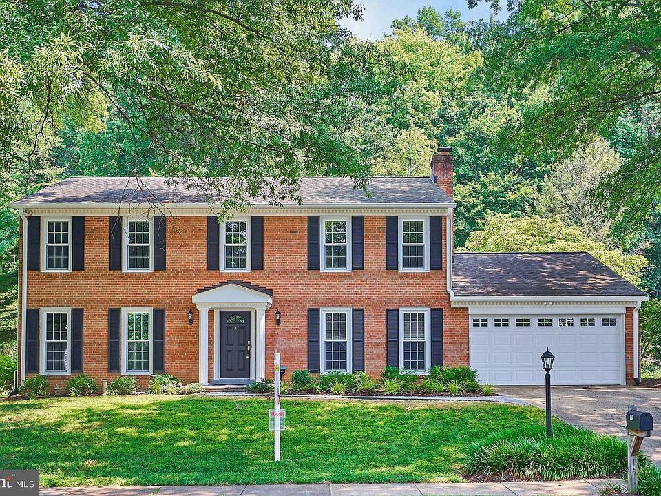 1st image of 109 Saratoga Waye NE