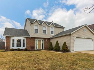 1260 N Darlington Cir, Hoffman Estates, IL 60169