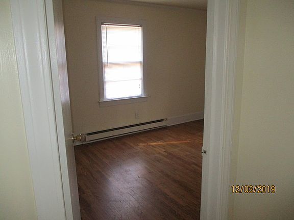 4th image of 908 Skyway Dr