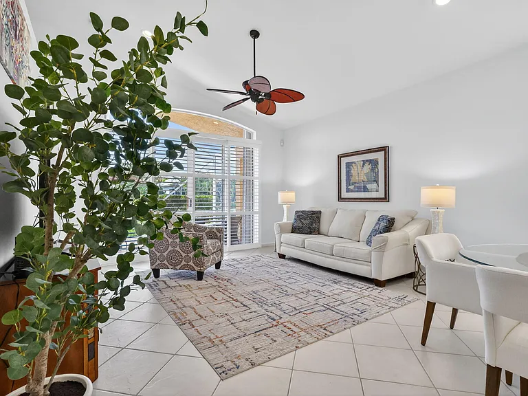 7116 Cataluna Cir — Photo 8