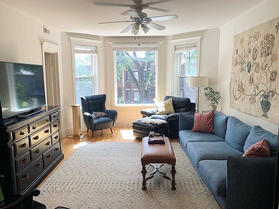 1st image of 2438 W Wilson Ave #2