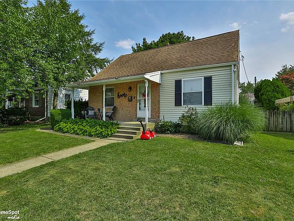 2nd image of 2310 E Woodlawn St
