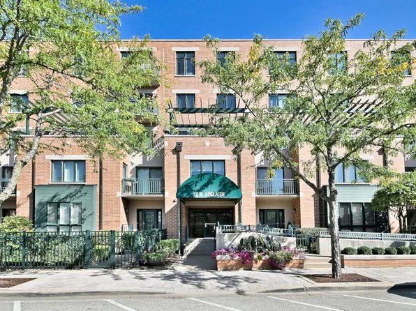 131 W Adelaide St Unit 307, Elmhurst, IL 60126