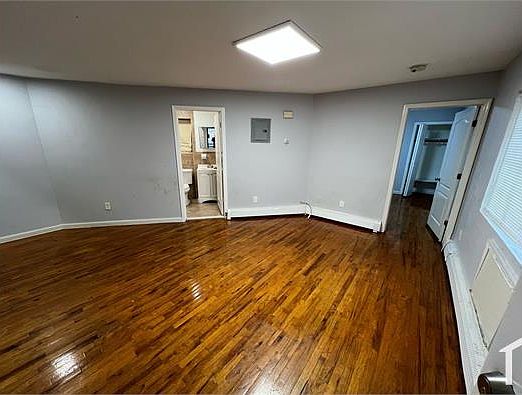 2nd image of 1296 Chisholm St #1