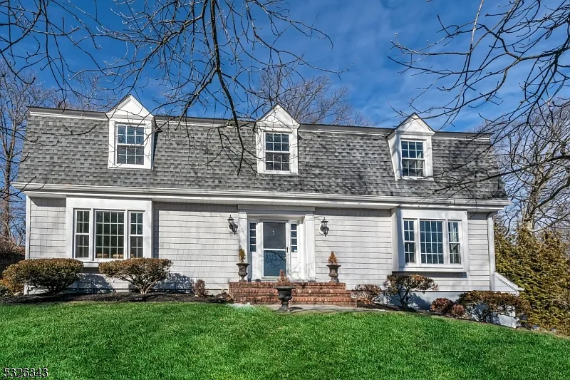 27 Ellsworth Ave photo 1