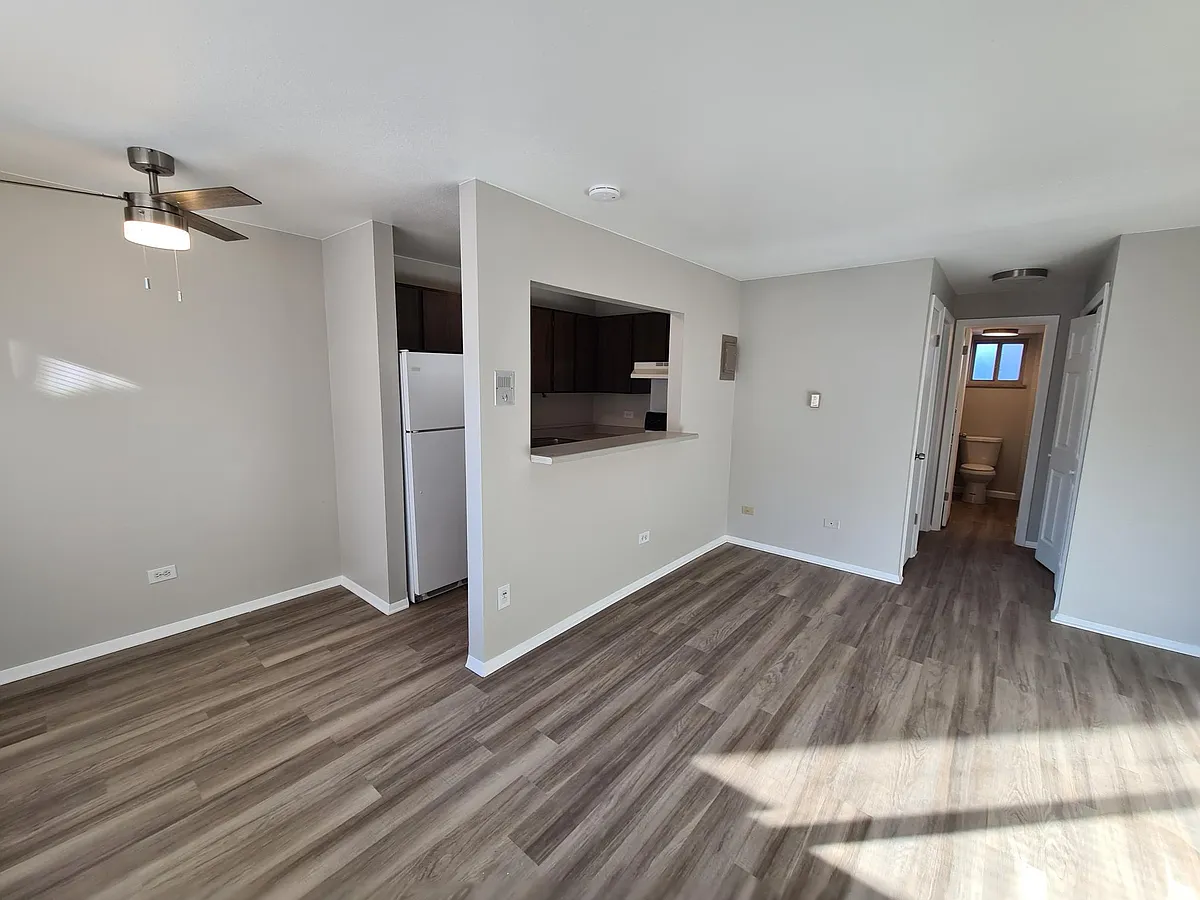 Building Photo - 3340 S Pearl St #6